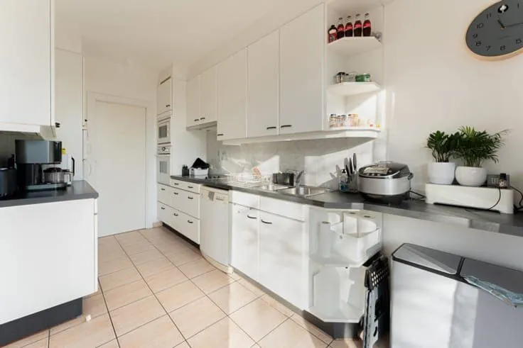 Cuisine - Appartement 3 Chambres avec Terrasse au Centre de Waterloo