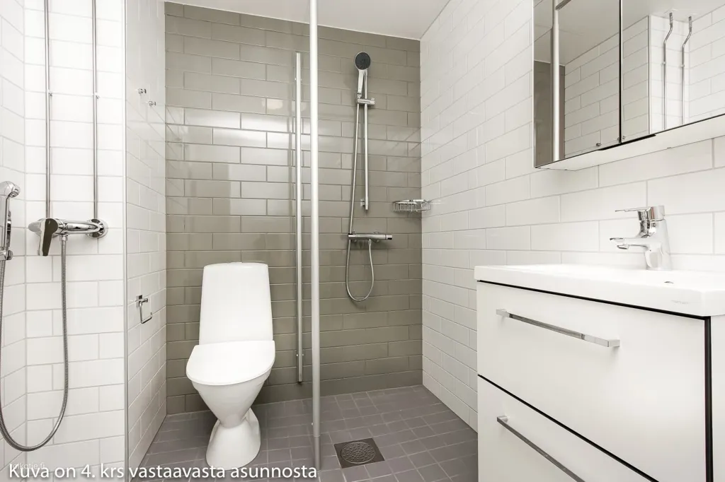 Salles de bain - Bright Apartment with Balcony in Kumpula, Helsinki
