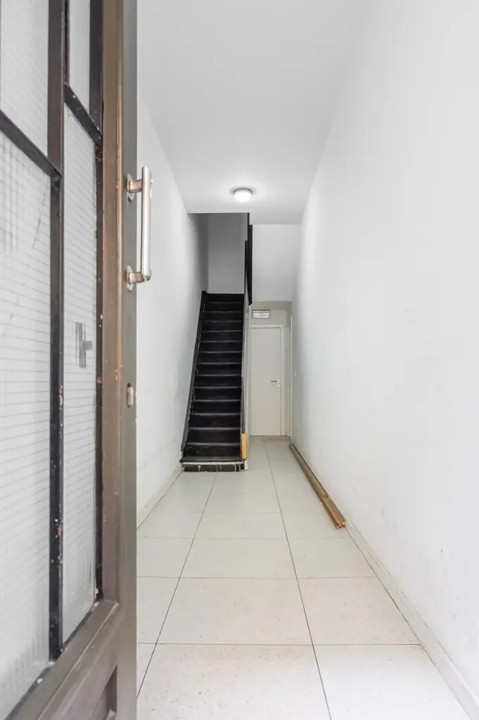 Esik - Apartment with Winter Terrace in Antwerp's Kievitwijk