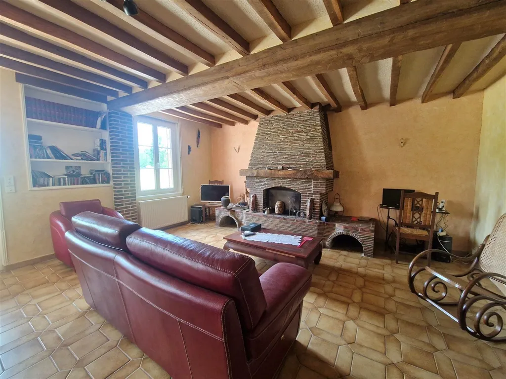 Séjour - Maison Ancienne avec Jardin dans un Cadre Calme