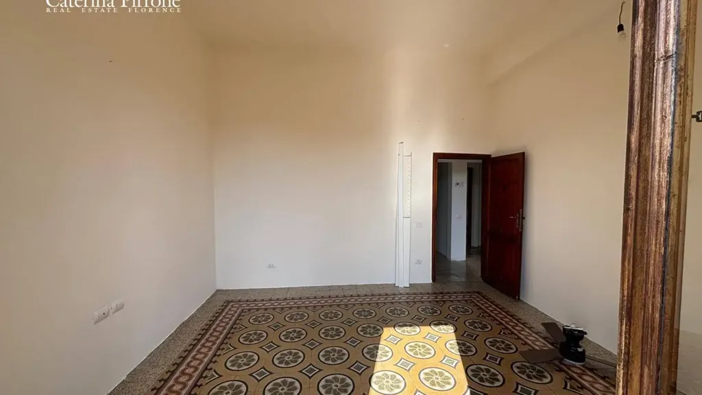 Pièces - Rustic Townhouse with Balcony in Antella