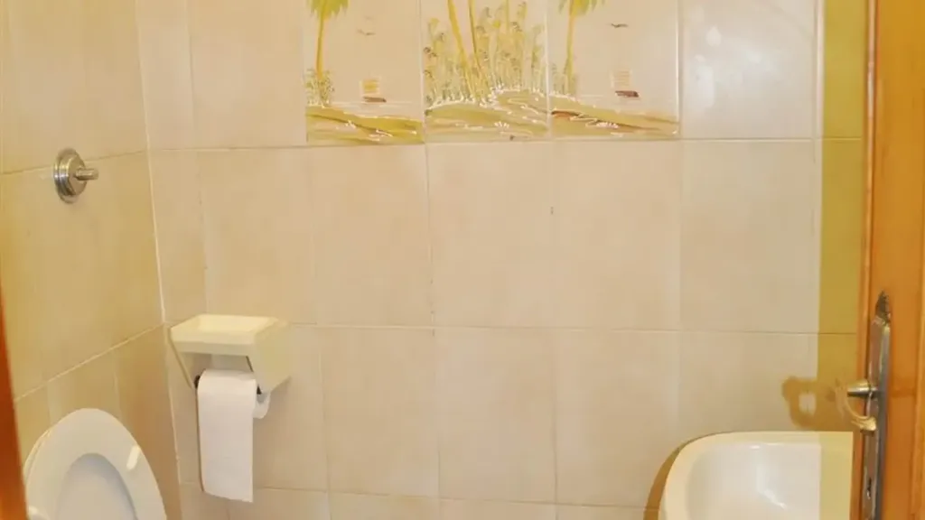 Bathrooms - Terra Tetto with Solar Panels in Rosignano Marittimo