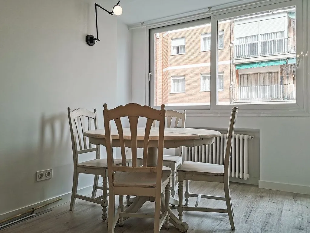 Dining Room - 1-Bedroom Flat with Terrace in Cuatro Caminos