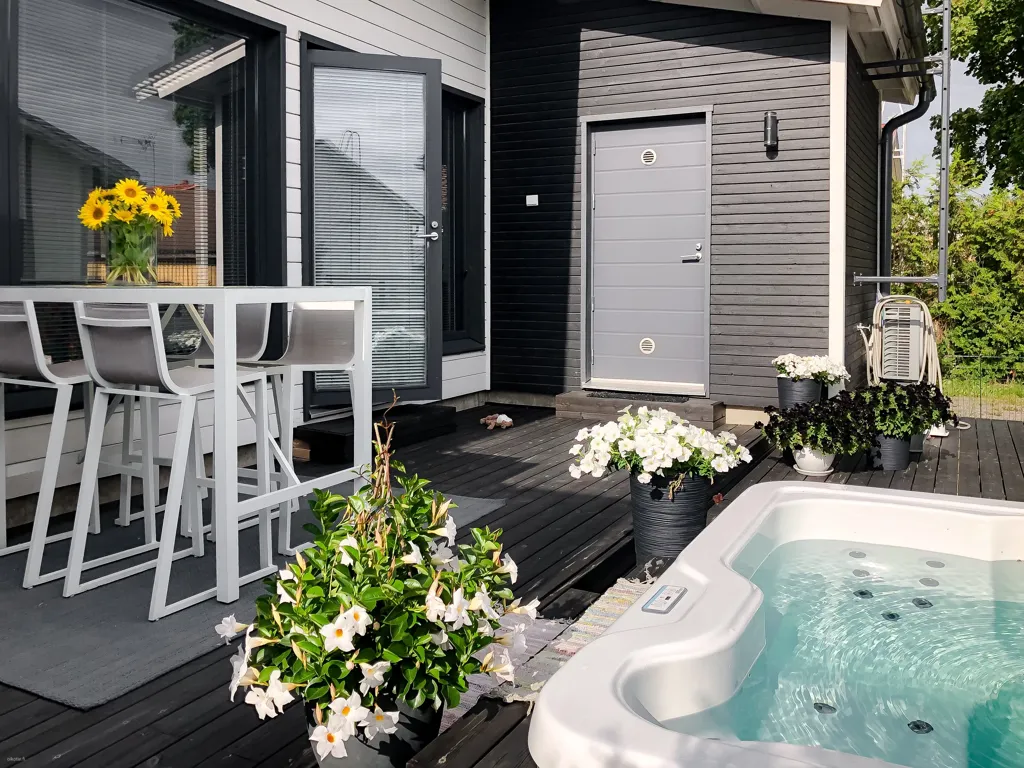 Terrass - Detached House with Garden in Tuusula
