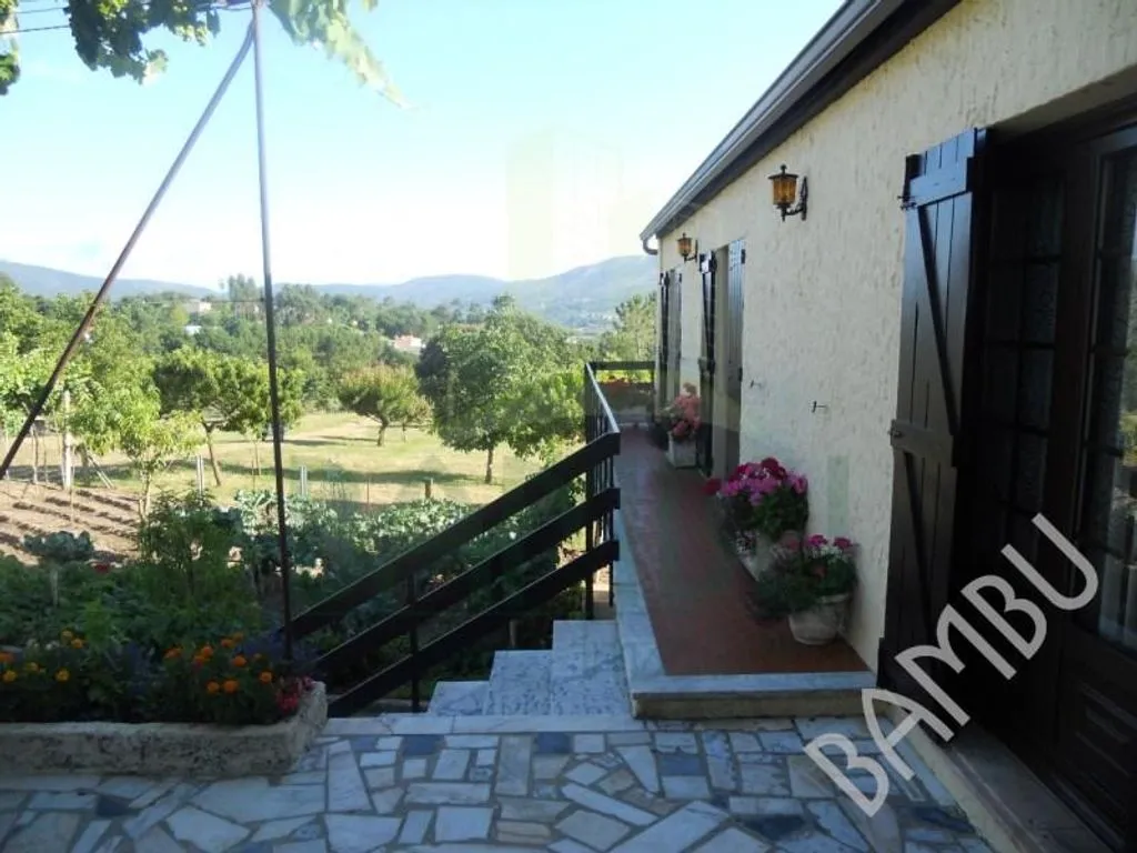 Terrass - Luxury Villa with South-Facing Garden in Caminha