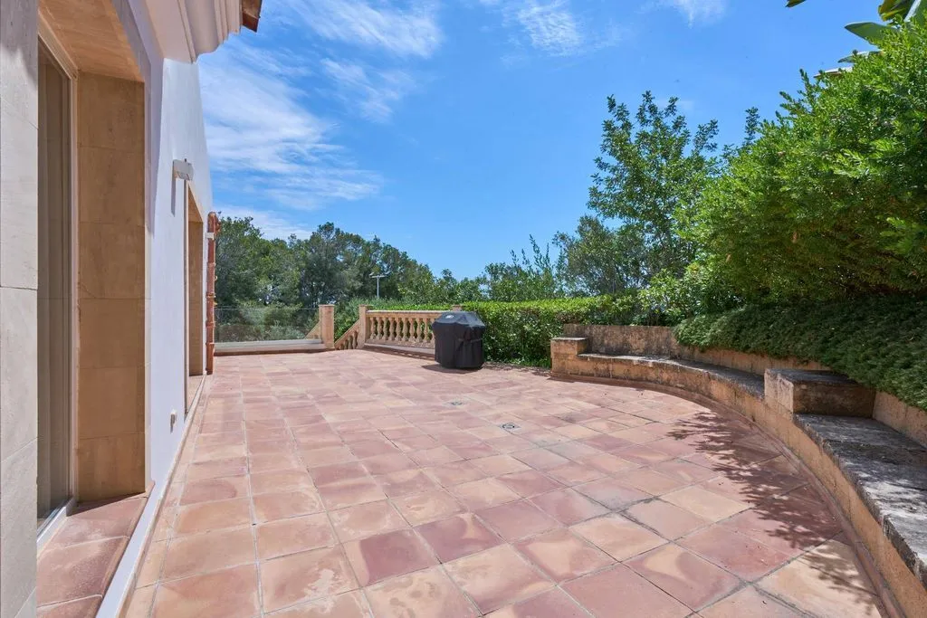 Terrass - Luxury Villa with Golf Views in Son Vida