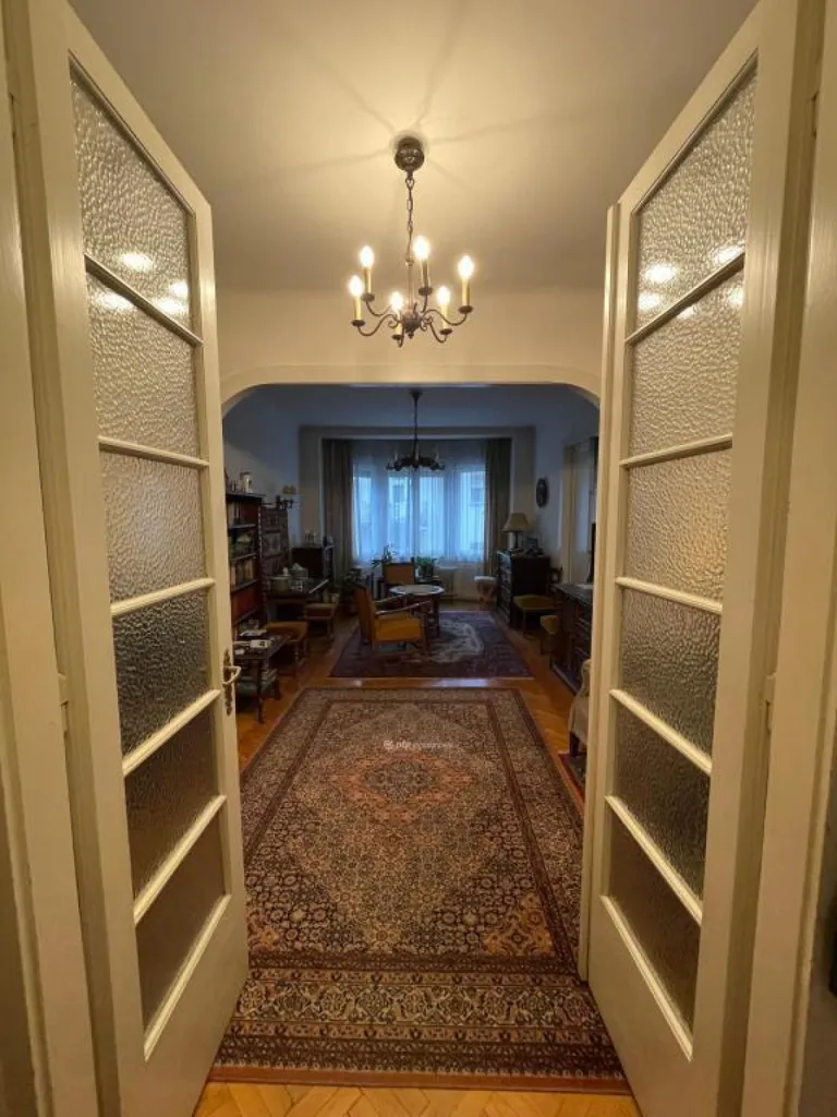 Ingresso - Bauhaus Flat with Balcony in Budapest XIII