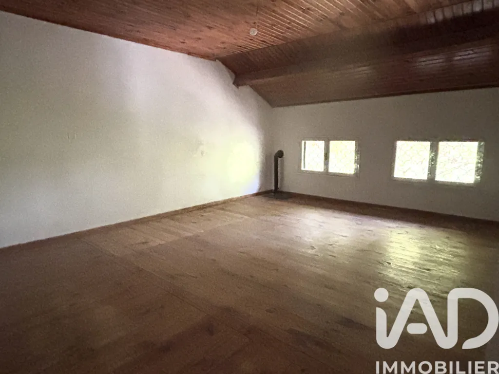 Toad - Renovateable House with Garden in Monteux
