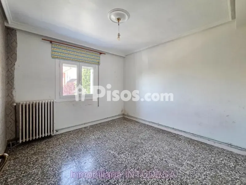 Toad - Flat for Renovation with Patio in Tudela