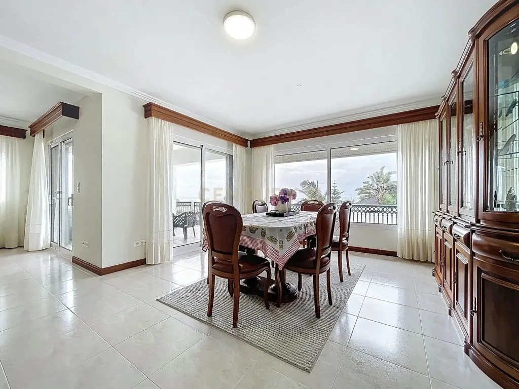 Salle à manger - Villa with Beach Access in Livramento