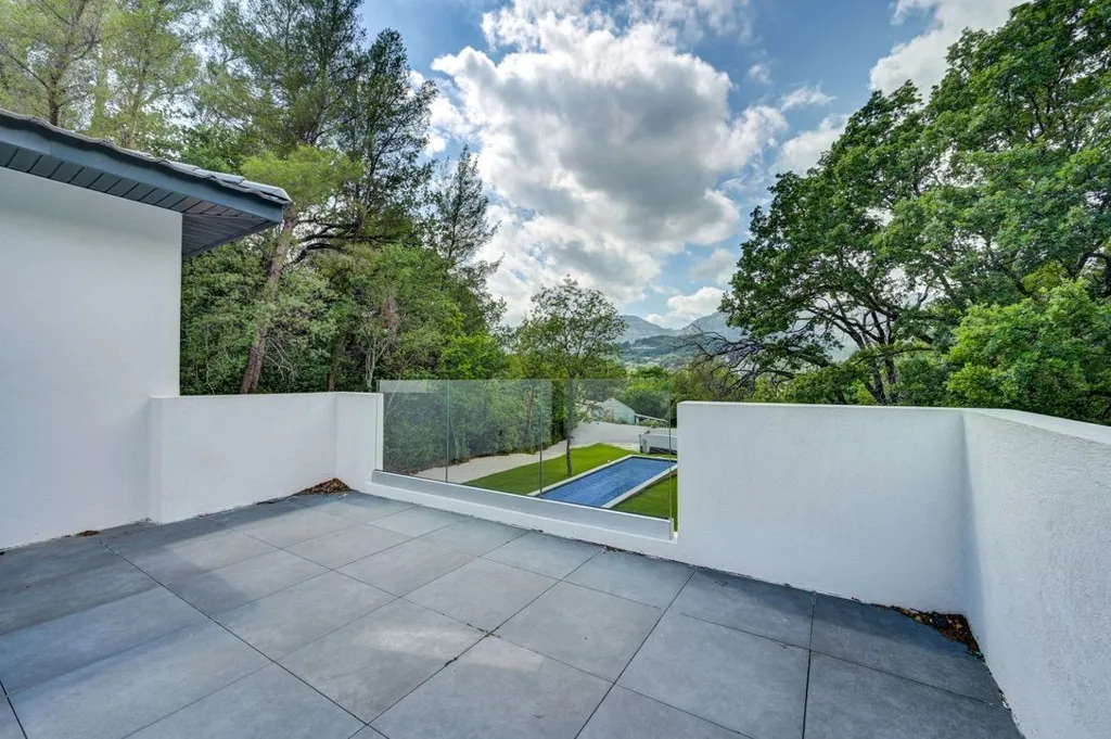 Terrazza - Contemporary Villa with Pool in Roquevaire