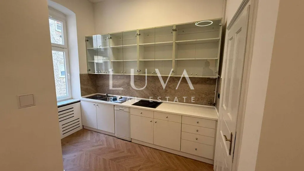 Köök - Commercial Space with Balcony in Donji Grad, Zagreb