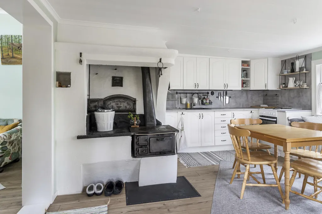 Cuisine - Classical Cottage with Garden in Norrslyta