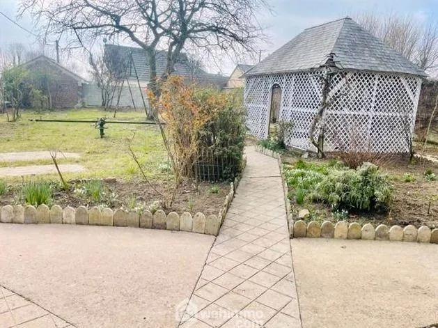 Aed - Traditional House with Garden in Noyon