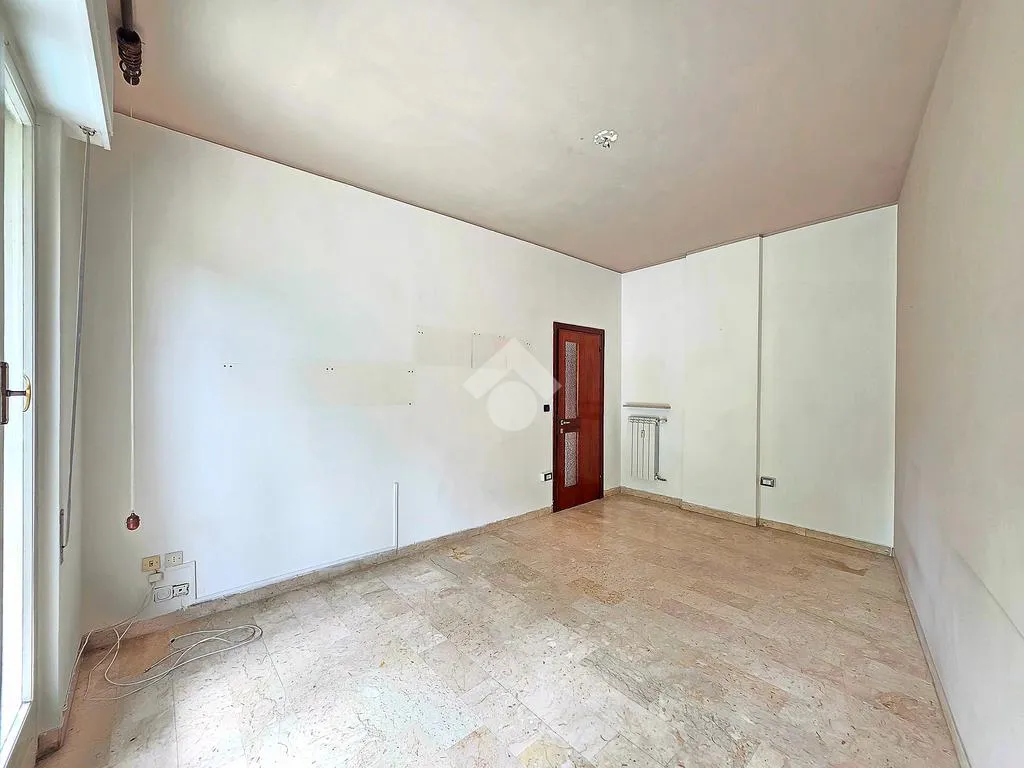 Pièces - Apartment with Balcony in Savona