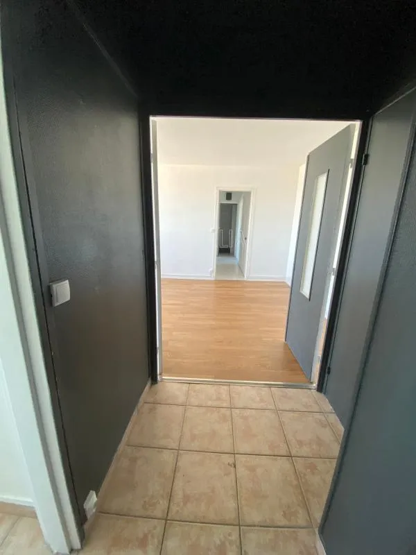 Esik - Flat with Seine View in Mantes Sector