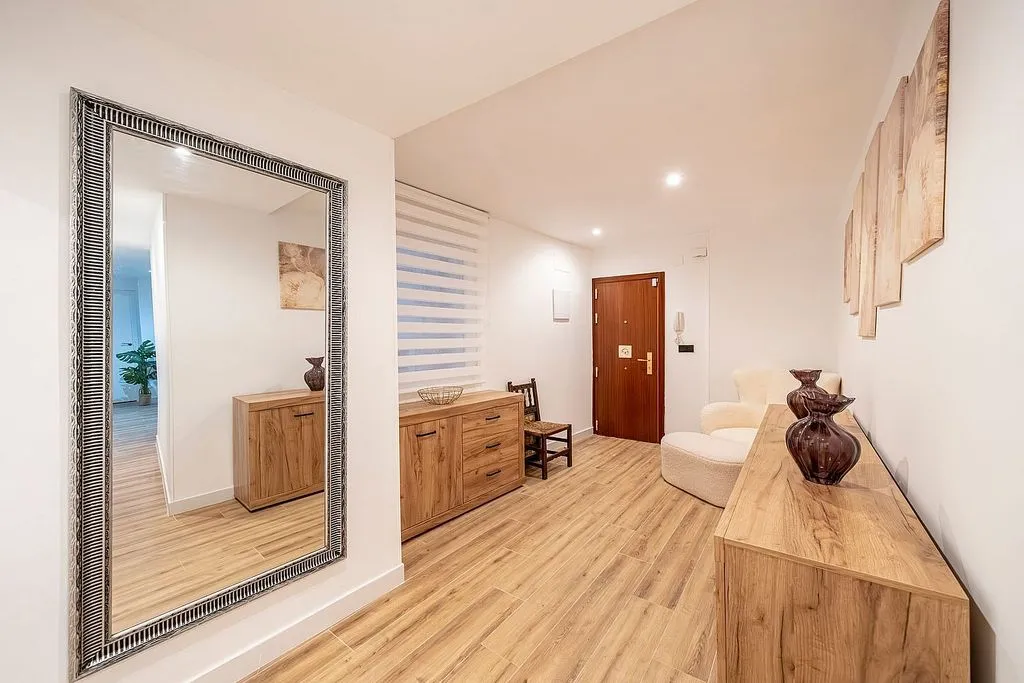 Esik - Modern Flat with Air Conditioning in Madrid Centre