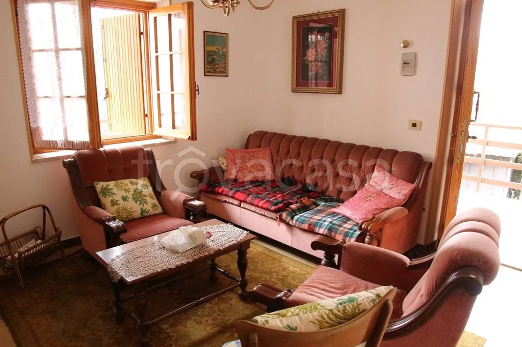 Living Room - Semi-detached House with Garden in Giaveno