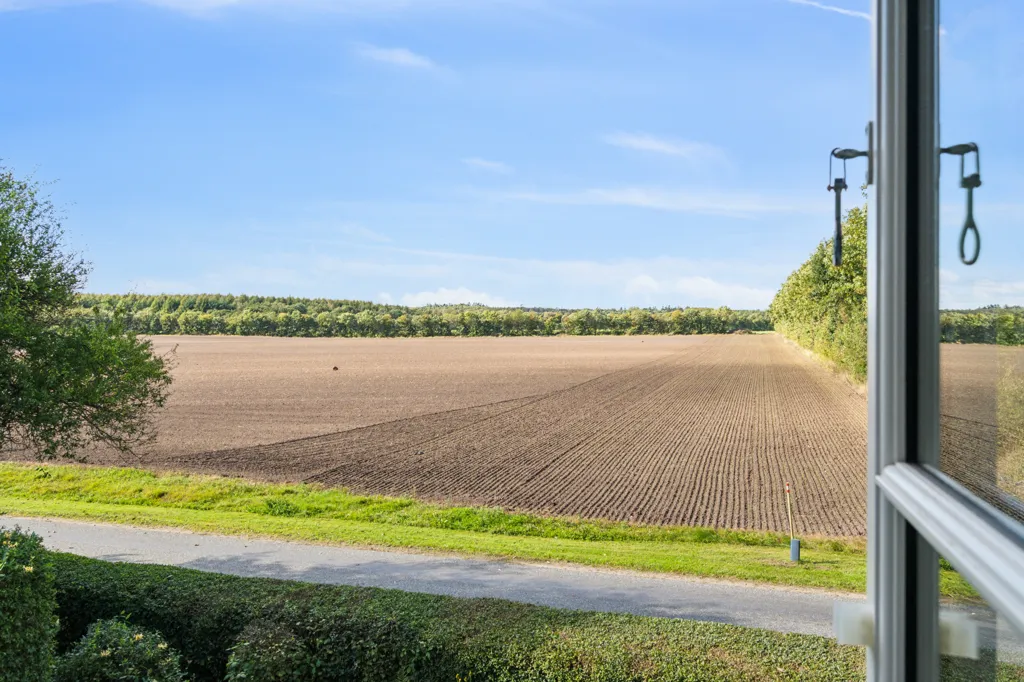 Balcon - Renovated Farmhouse with Open Fields in Låstrup