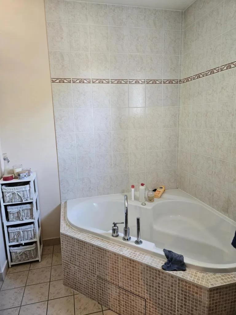 Bagni - House with Pool in Montmerle-sur-Saône