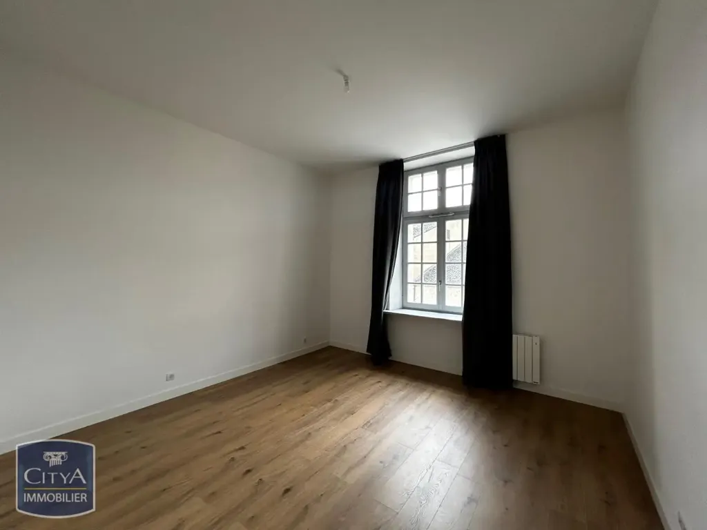 Pièces - Appartement Récent dans Bâtiment Historique à Compiègne