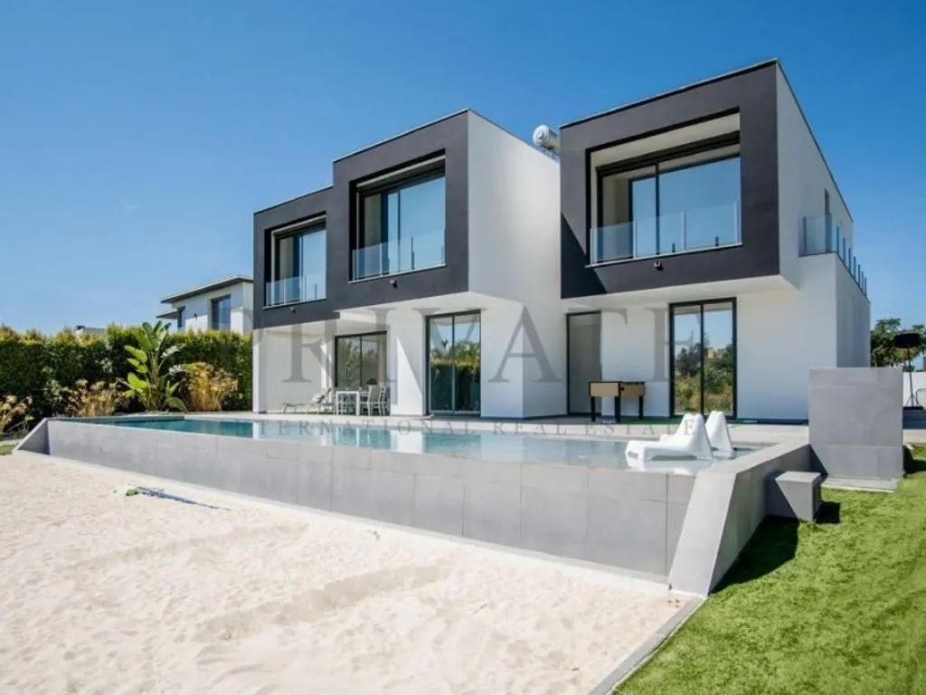 Välivaade - Contemporary Villa with Golf Views in Vilamoura