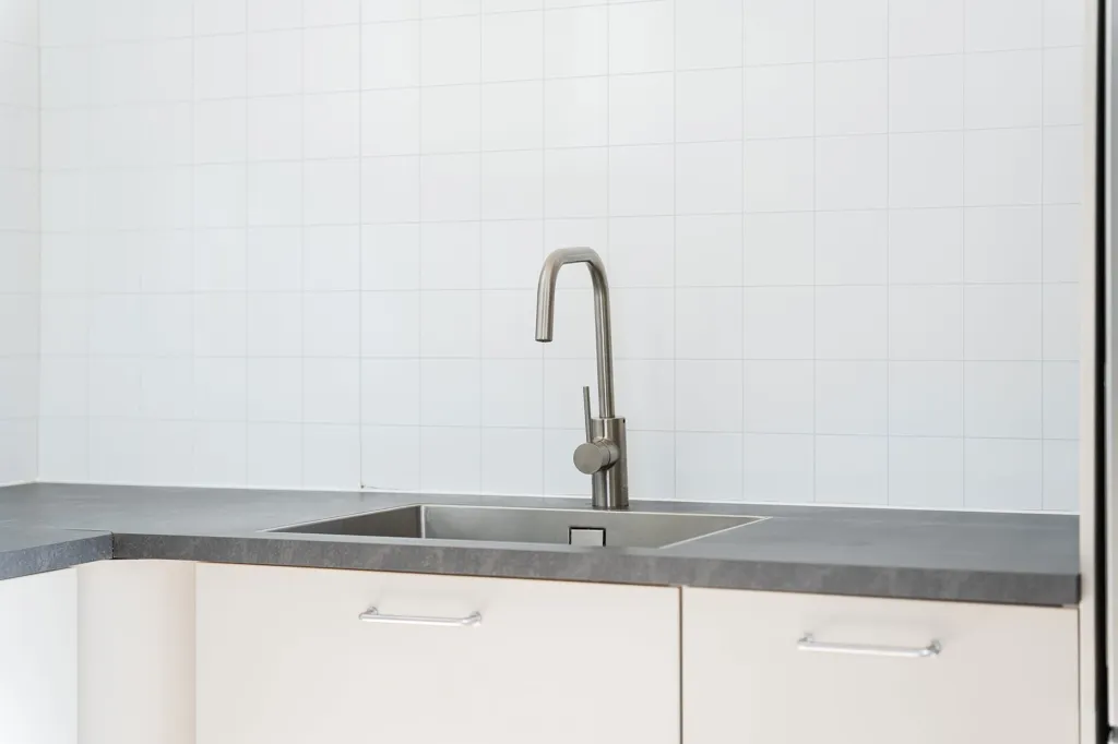 Kitchen - Modern Flat with Balcony on Vänskapsgatan