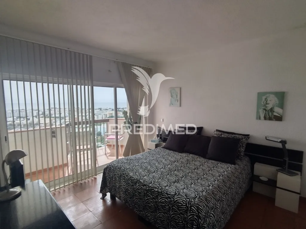 Magamistoad - T2 Apartment with Sea View in Montechoro