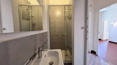 Bagni - Charming 2-Bed Flat in Siblas