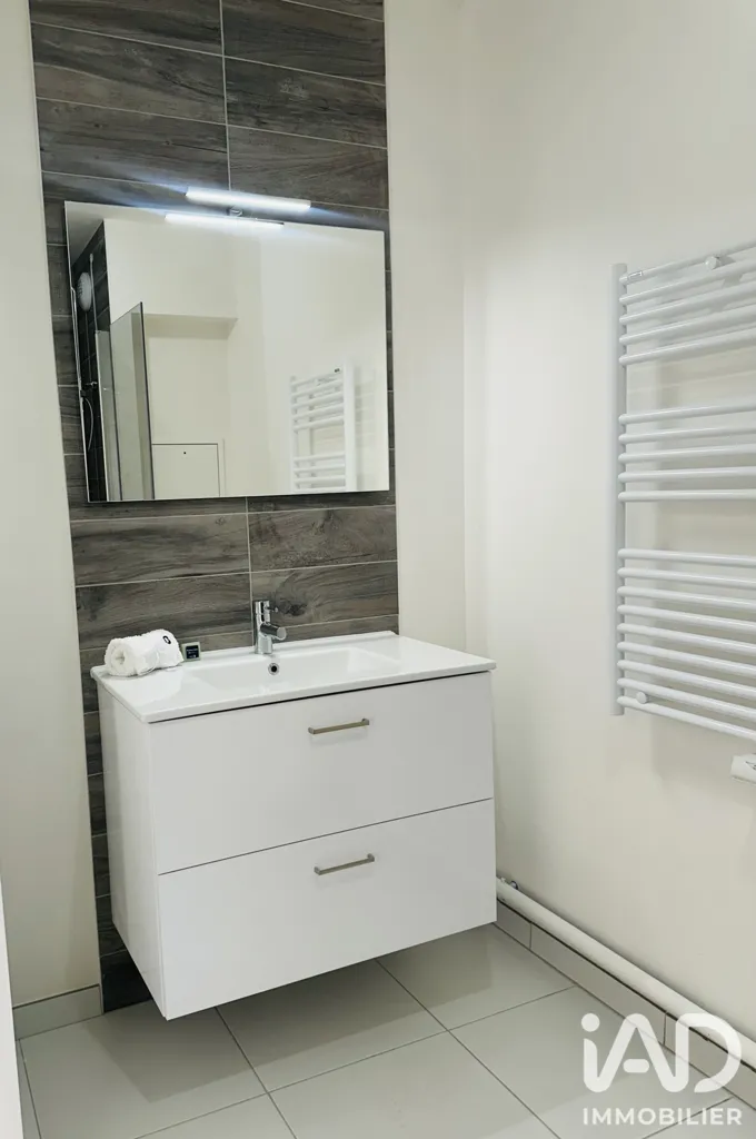 Bathrooms - T2 Apartment with Balcony in Orly