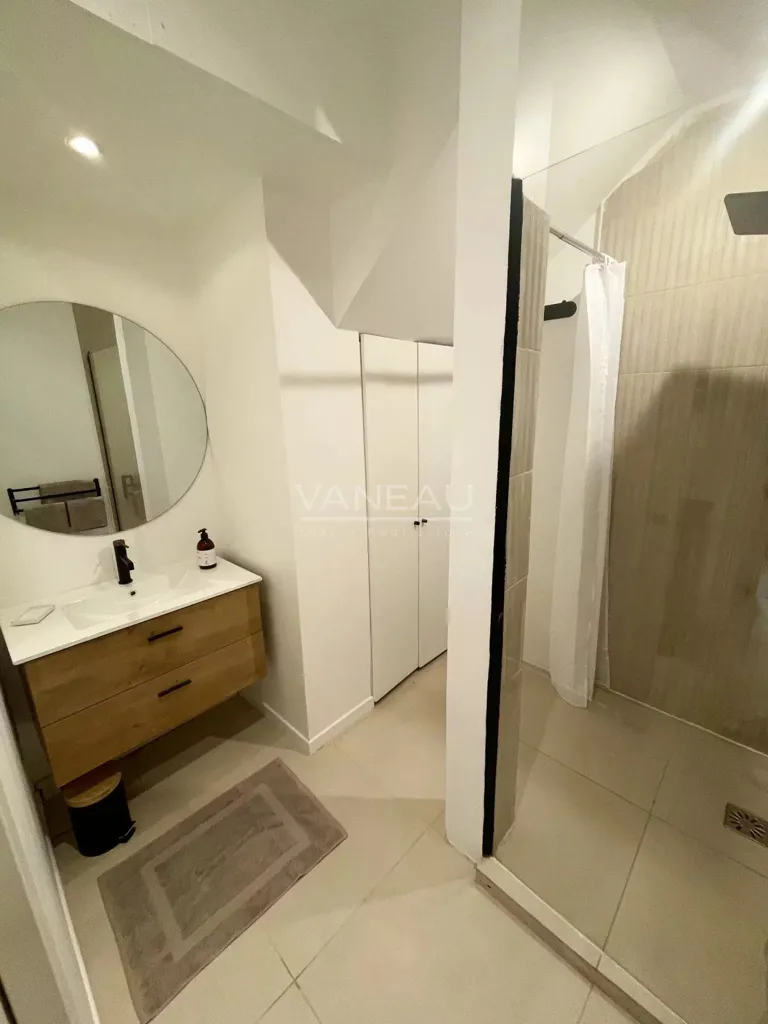 Salles de bain - Appartement Meublé avec Climatisation à Paris 16ème