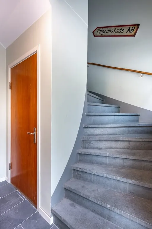 Entrée - Fully Renovated Multi-Unit House in Brunflo