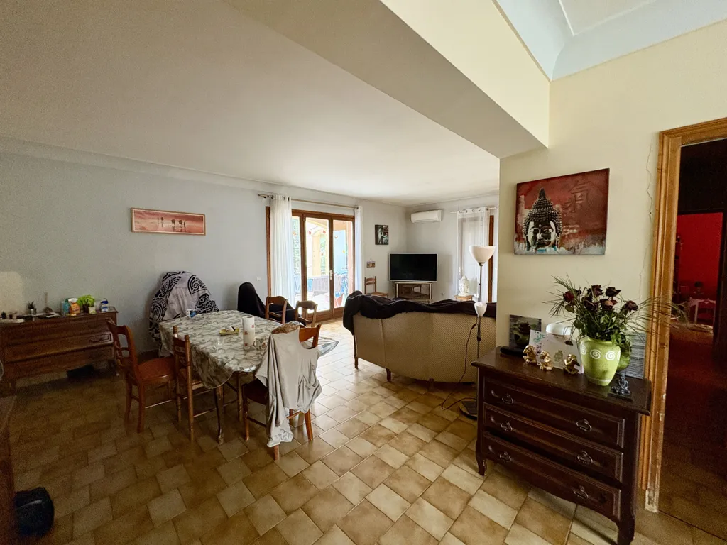 Dining Room - Villa with Three Apartments and Garden in Nice Area