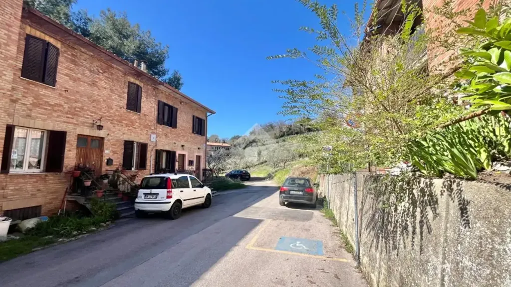 Välivaade - Trilocale with Veranda in Assisi