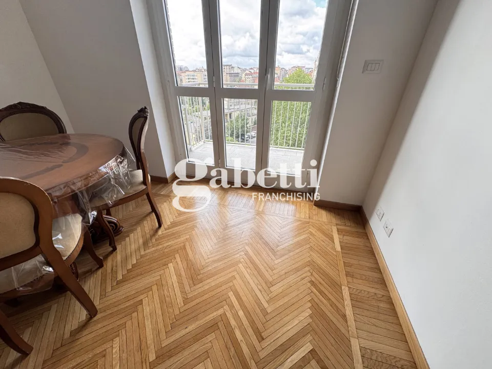 Söögituba - Central Triplex with Balcony in Turin