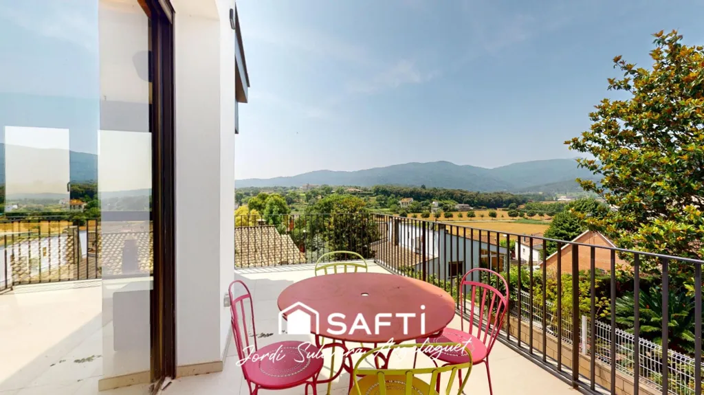 Terrasse - Luxury Villa with Panoramic Views in Banyoles