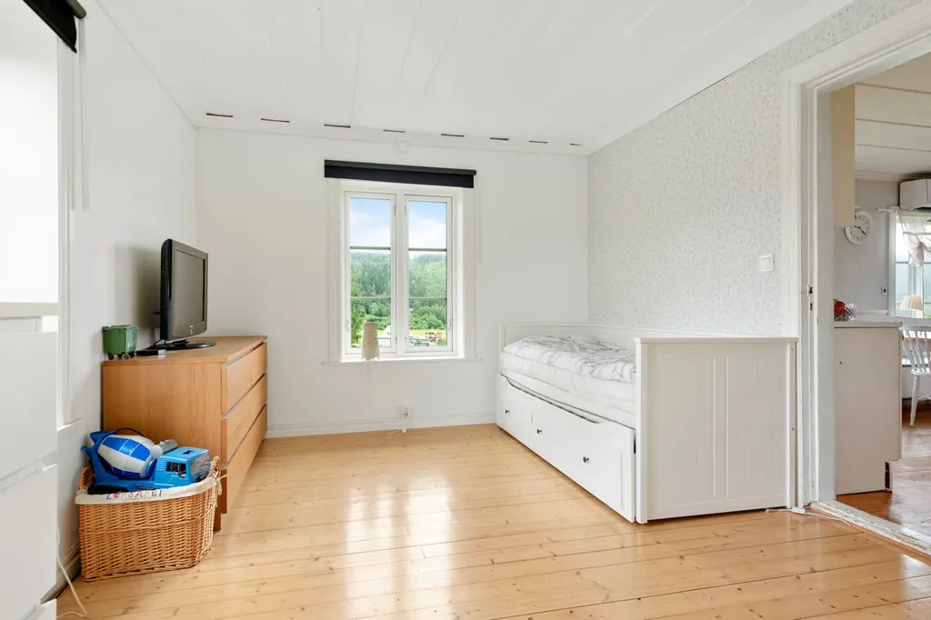 Chambres - Well-Preserved Villa with Nature Access on Indalsvägen