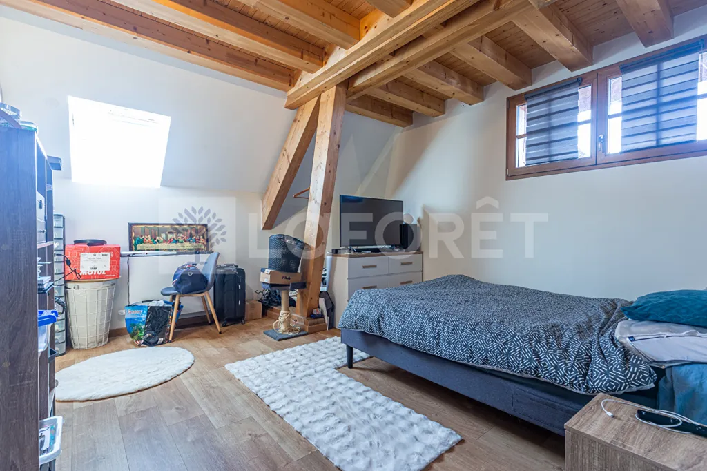 Chambres - Appartement Duplex T5 avec Cave à Seynod
