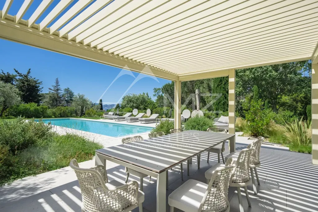 Terrace - Contemporary Villa with Pool in Cannes