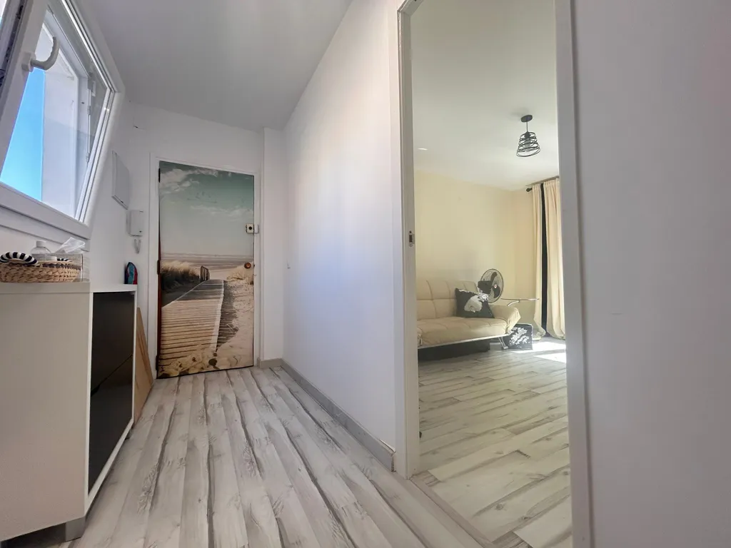 Chambres - Renovated Apartment with Terrace in Urban Centre