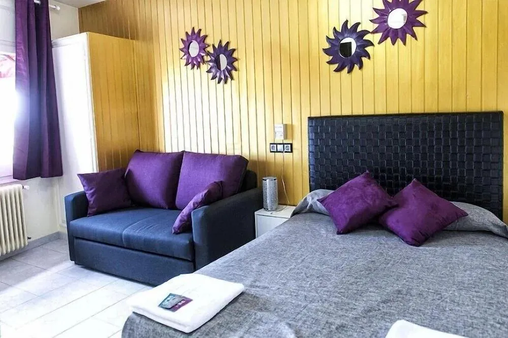 Camere da letto - Operational Hotel in Castelló d'Empúries