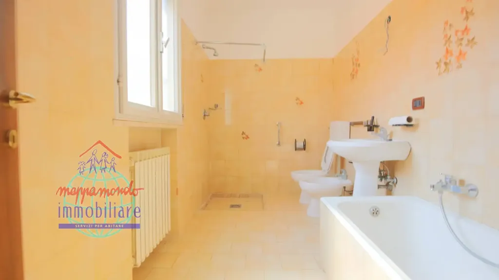 Bathrooms - Villa with Private Garden in Cento