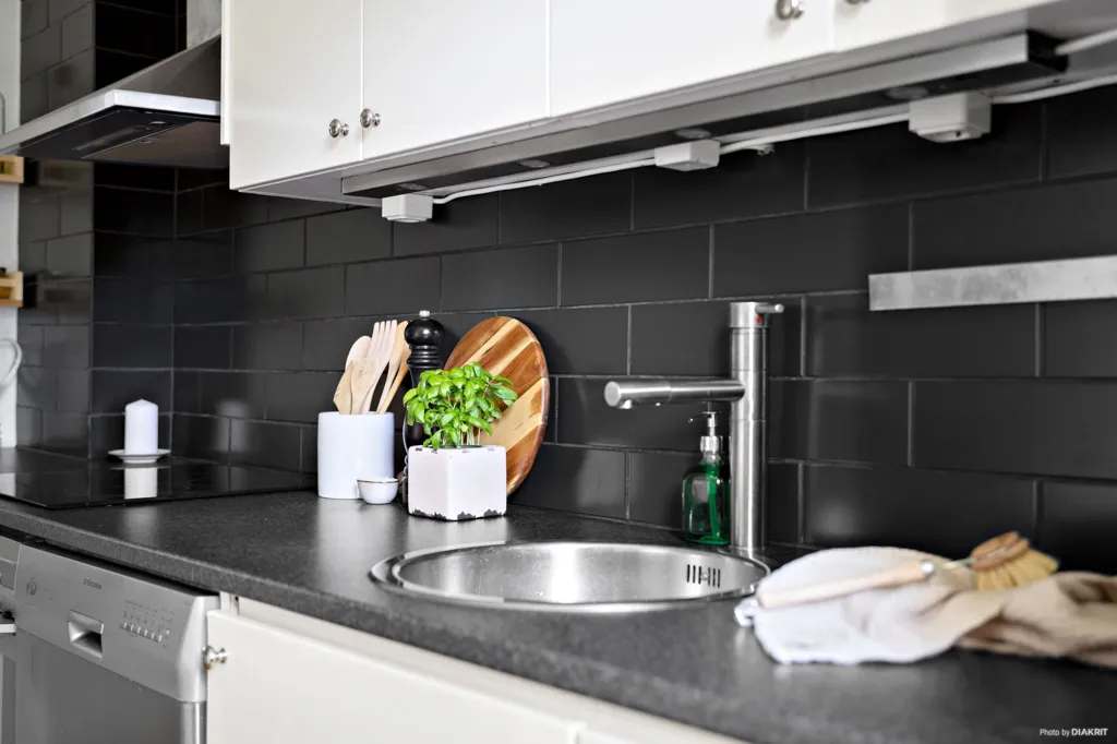 Cuisine - Loft-Style Apartment with High Ceilings in Krokslätt