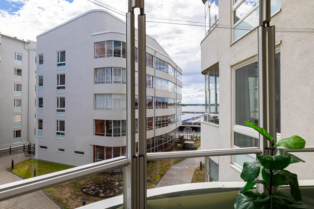 Rõdu - Modern Flat with Balconies in Kuststad