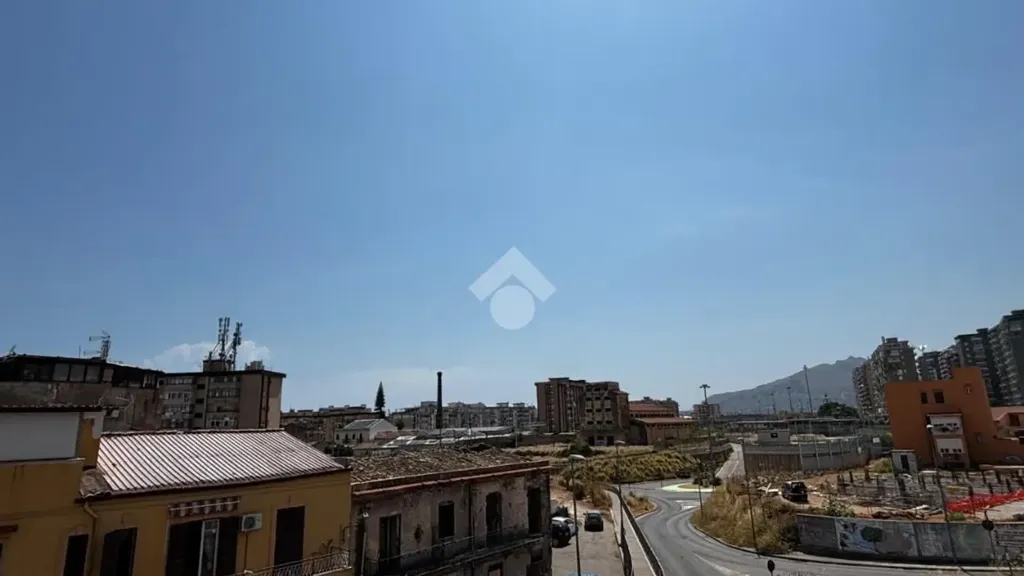 3-Room Apartment with Covered Terrace in Palermo