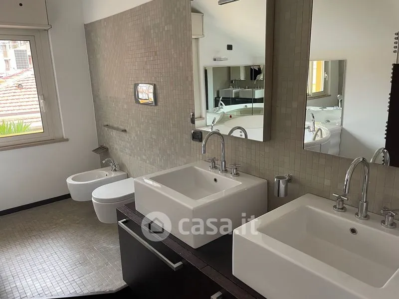 Salles de bain - Rearfitted Duplex with Balcony in Pescara