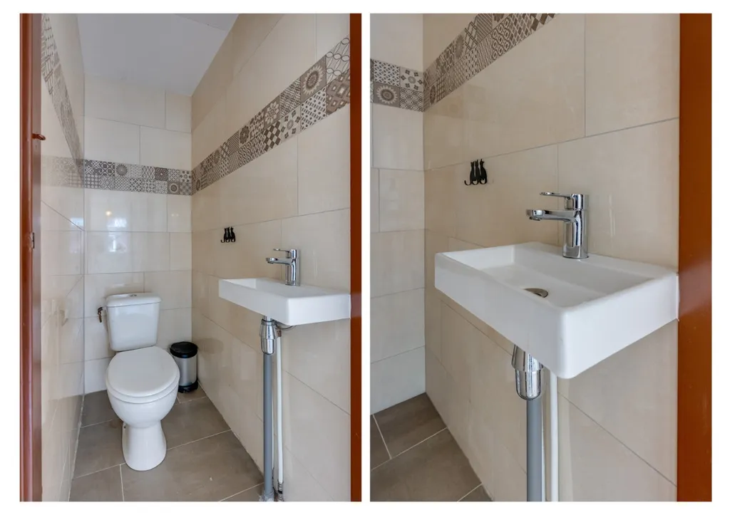 Salles de bain - Two-Storey House with Garden in Rijen