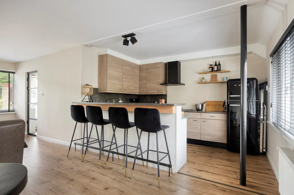 Cuisine - Corner House with Garden in Dirksland