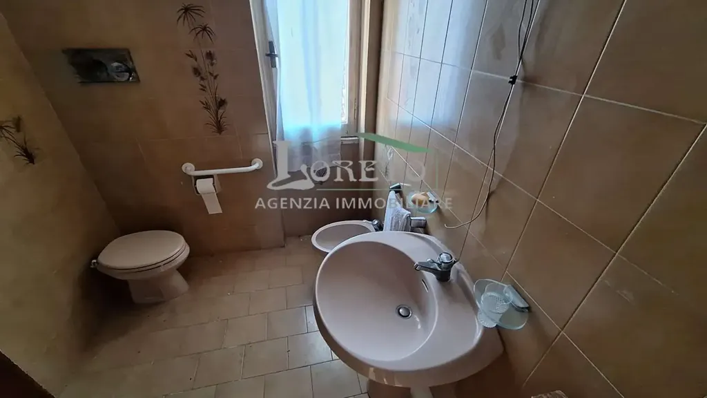 Salles de bain - Quadrilocale with Triple Exposure in Rapallo