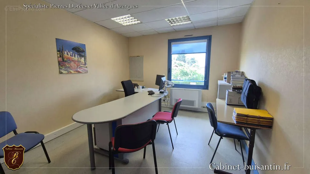 Studio - Office Building in Village Centre, Le Bois d'Oingt